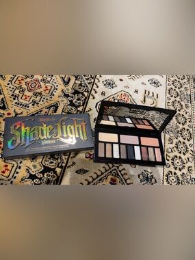 BRAND NEW Kat Von D Shade + Light Glimmer Eye Contour Palette (eyeshadow)